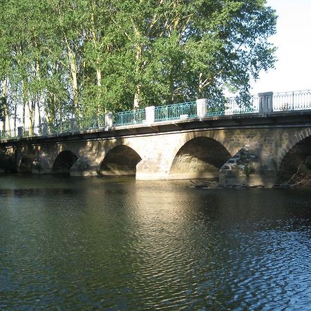 Le Petitepinay Bed and Breakfast Moitron-sur-Sarthe Exteriör bild