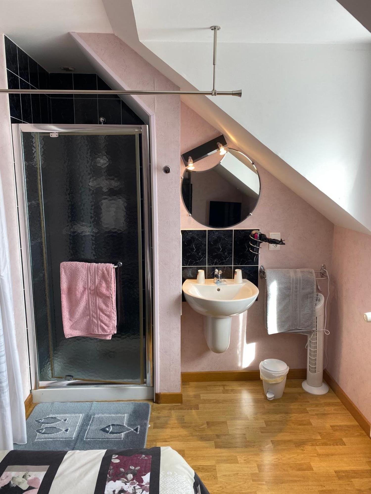 Le Petitepinay Bed and Breakfast Moitron-sur-Sarthe Exteriör bild