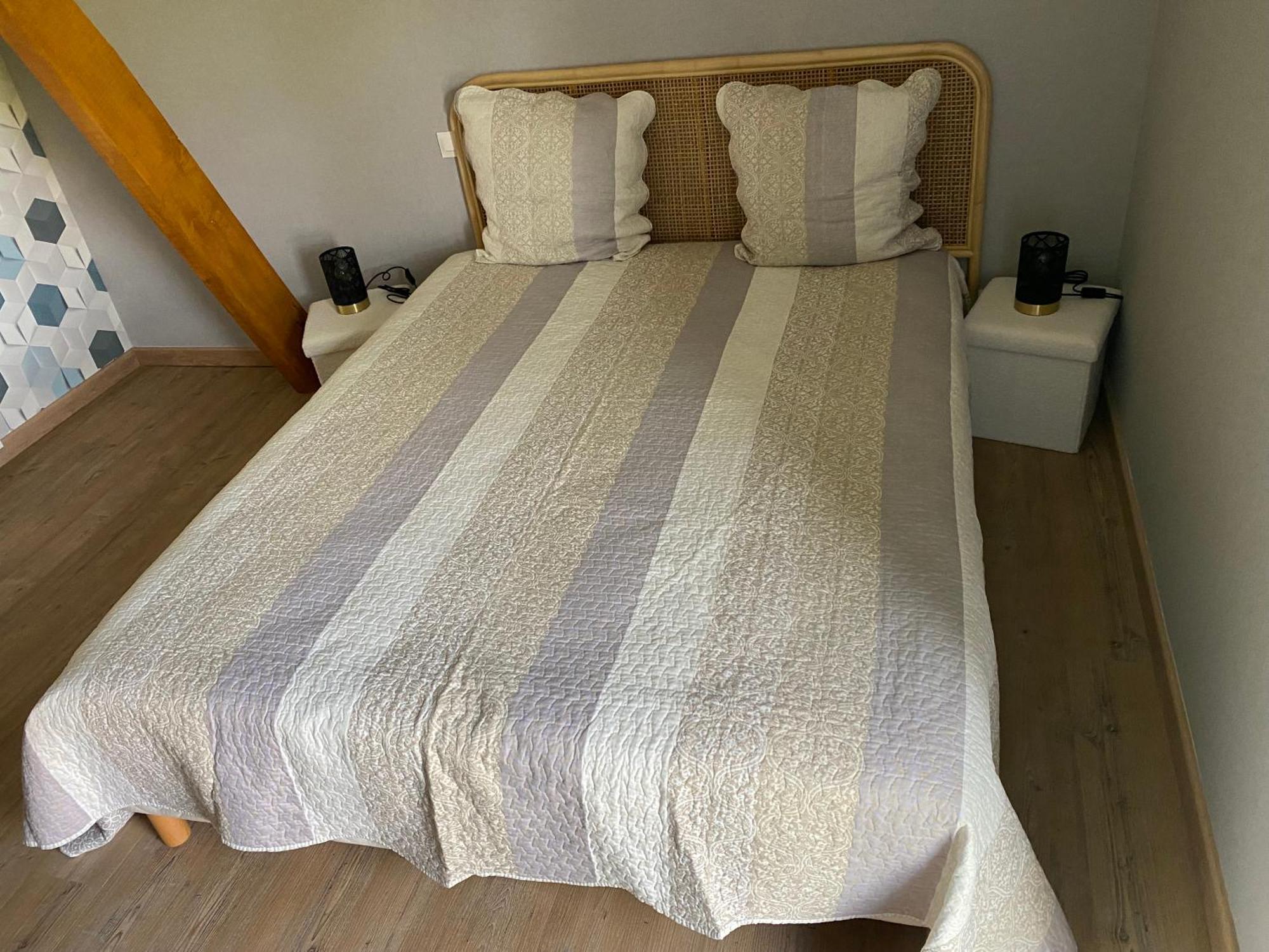 Le Petitepinay Bed and Breakfast Moitron-sur-Sarthe Exteriör bild