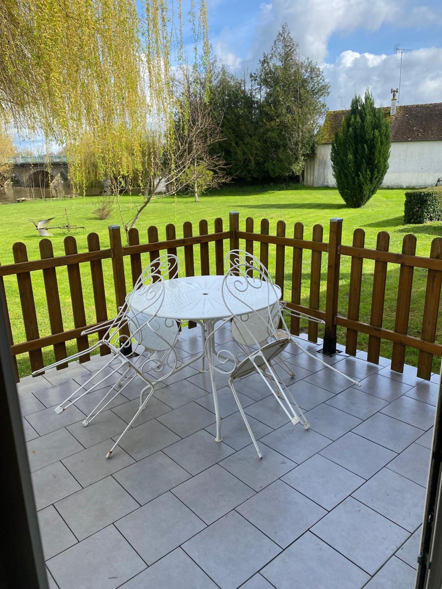 Le Petitepinay Bed and Breakfast Moitron-sur-Sarthe Exteriör bild