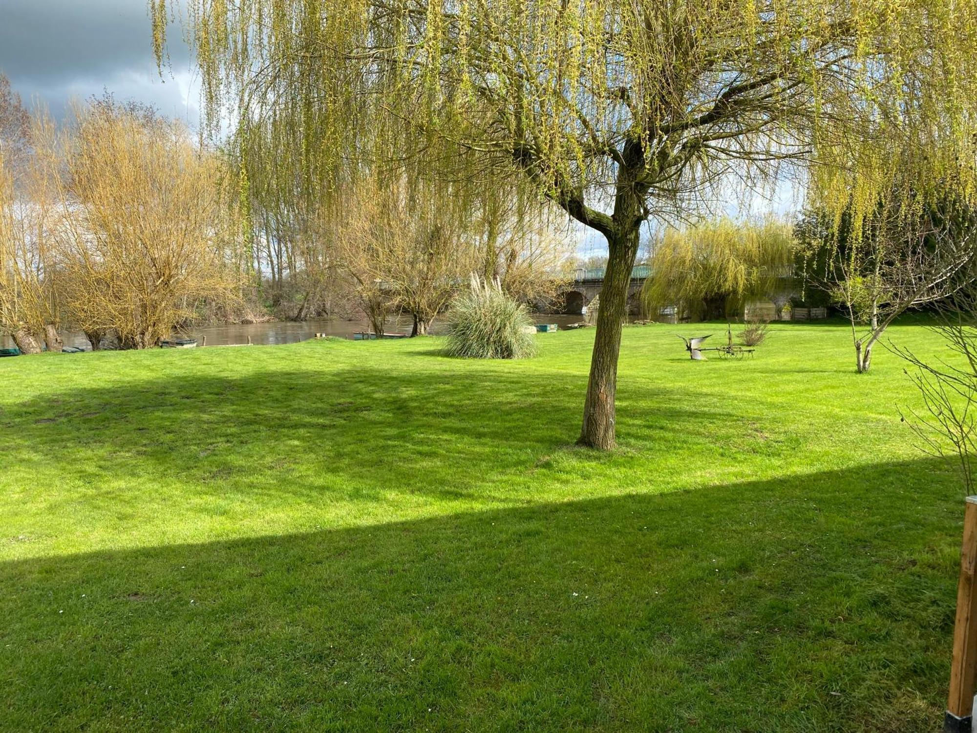Le Petitepinay Bed and Breakfast Moitron-sur-Sarthe Exteriör bild