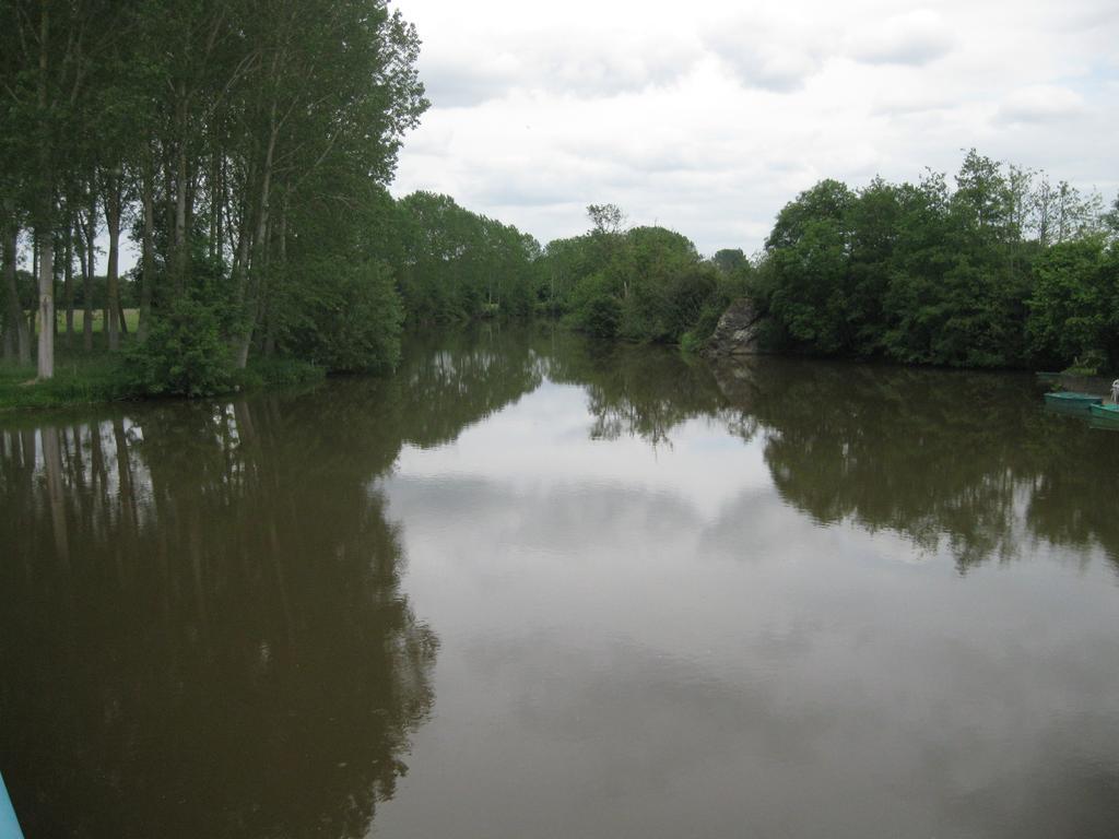Le Petitepinay Bed and Breakfast Moitron-sur-Sarthe Exteriör bild