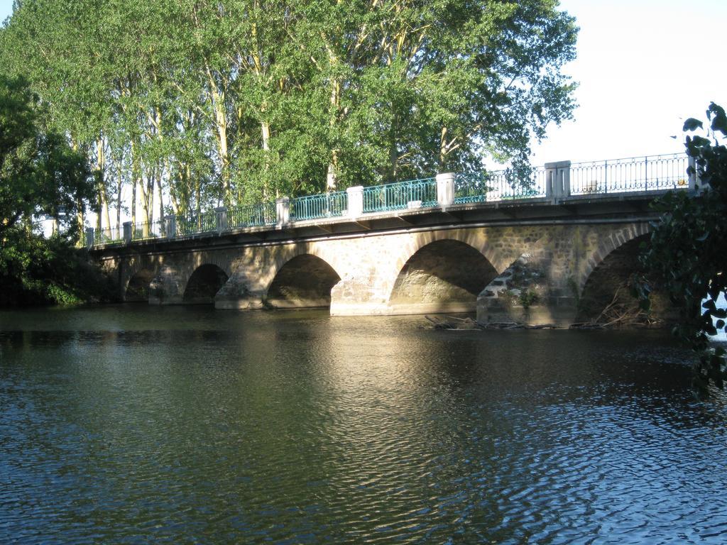Le Petitepinay Bed and Breakfast Moitron-sur-Sarthe Exteriör bild